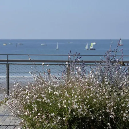 Casa de Férias Maison De Pêcheur Avec Cour Privative, 300m De La Plage, Près Des Commerces Et Du Marché - Fr-1-92-663 Les Sables-dʼOlonne
