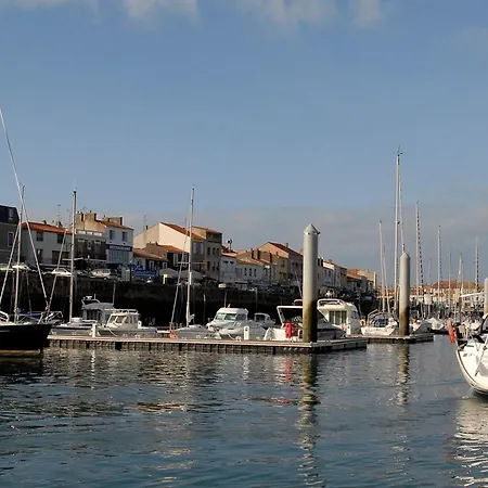 Casa de Férias Maison De Pêcheur Avec Cour Privative, 300m De La Plage, Près Des Commerces Et Du Marché - Fr-1-92-663 Les Sables-dʼOlonne