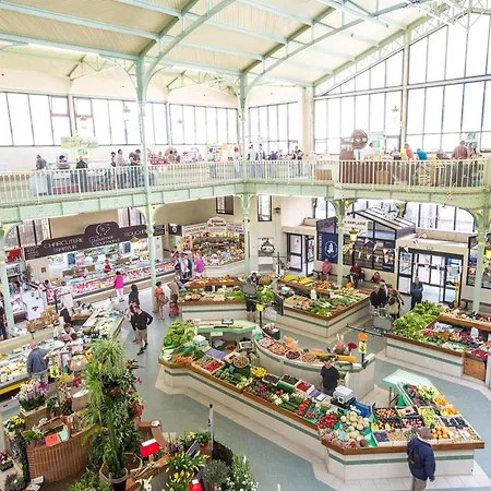 Maison De Pêcheur Avec Cour Privative, 300m De La Plage, Près Des Commerces Et Du Marché - Fr-1-92-663 * Les Sables-dʼOlonne