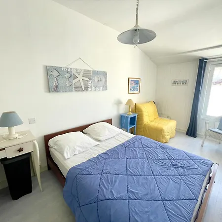 Maison De Pecheur Avec Cour Privative, 300m De La Plage, Pres Des Commerces Et Du Marche - Fr-1-92-663 Les Sables-d'Olonne