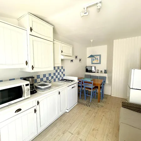 Maison De Pecheur Avec Cour Privative, 300m De La Plage, Pres Des Commerces Et Du Marche - Fr-1-92-663 *