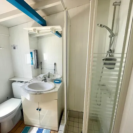 Maison De Pecheur Avec Cour Privative, 300m De La Plage, Pres Des Commerces Et Du Marche - Fr-1-92-663 Les Sables-dʼOlonne
