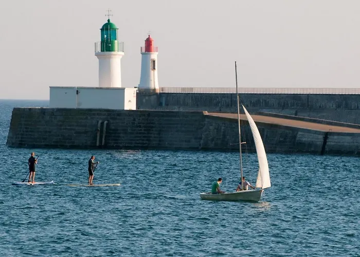 Maison De Pecheur Avec Cour Privative, 300m De La Plage, Pres Des Commerces Et Du Marche - Fr-1-92-663 *