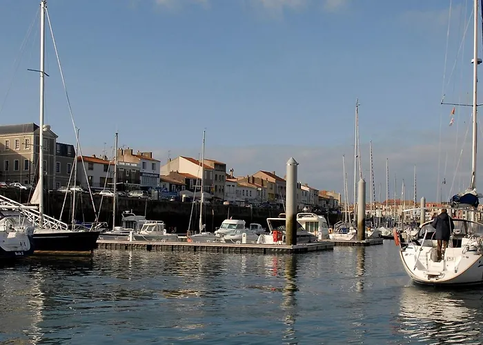 Vakantiehuis Maison De Pecheur Avec Cour Privative, 300m De La Plage, Pres Des Commerces Et Du Marche - Fr-1-92-663 Les Sables-dʼOlonne