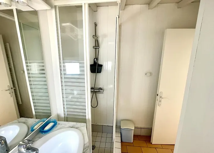 Vakantiehuis Maison De Pecheur Avec Cour Privative, 300m De La Plage, Pres Des Commerces Et Du Marche - Fr-1-92-663 Les Sables-dʼOlonne