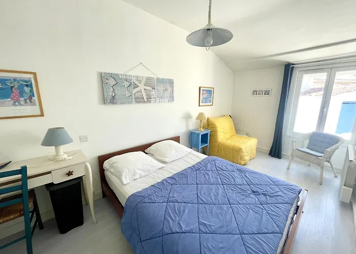 Maison De Pecheur Avec Cour Privative, 300m De La Plage, Pres Des Commerces Et Du Marche - Fr-1-92-663 Les Sables-dʼOlonne