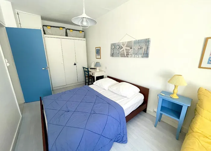 Vakantiehuis Maison De Pecheur Avec Cour Privative, 300m De La Plage, Pres Des Commerces Et Du Marche - Fr-1-92-663 *